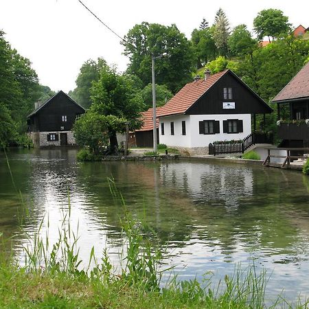 הוילה סלוניי Holiday House Rastoke Pod Lipom מראה חיצוני תמונה